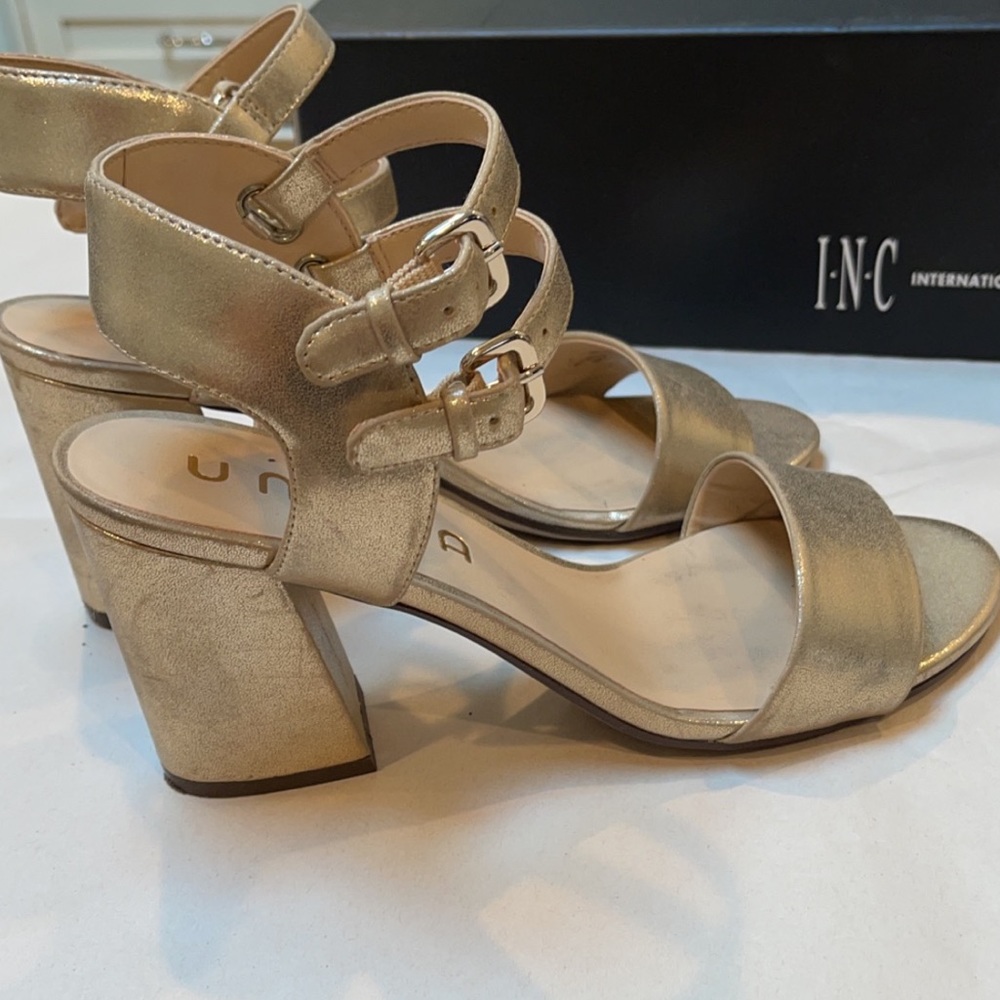 Unisa Reiaa Metallic Gold Strappy Sandals - Picture 5 of 14